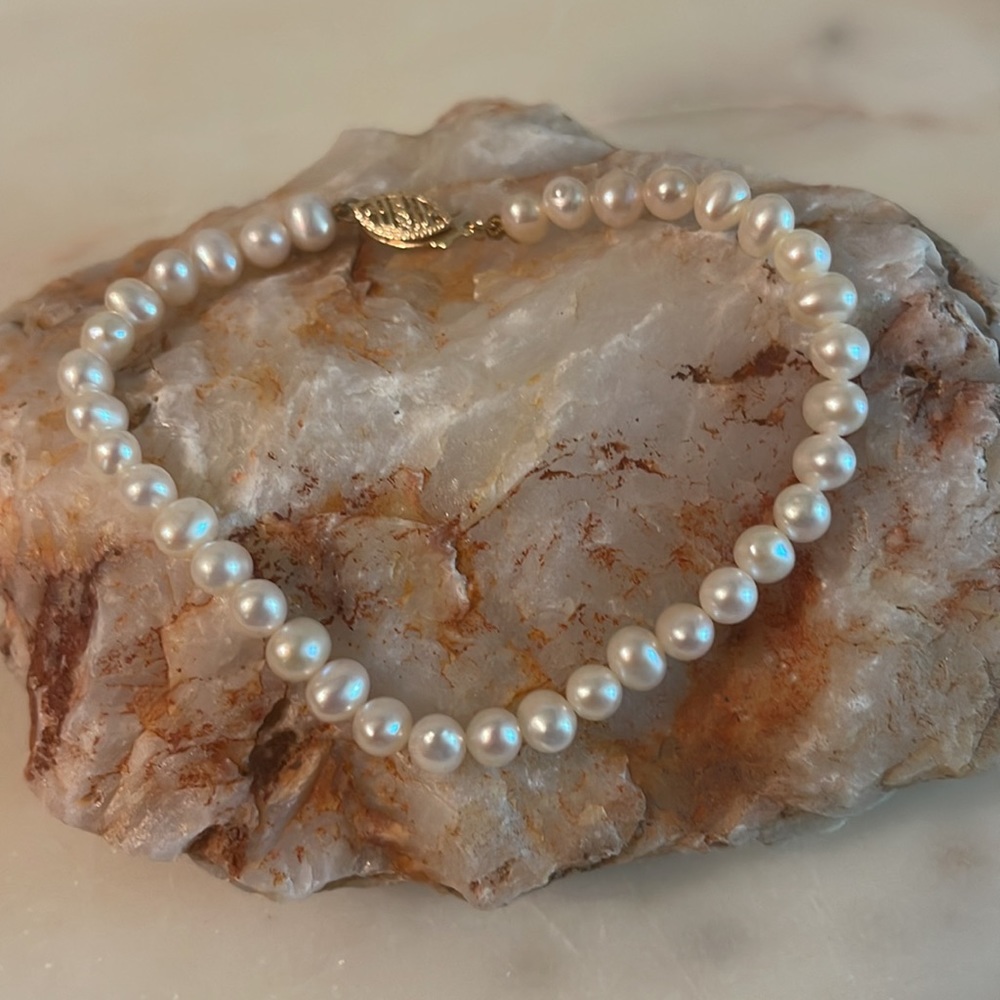 14K Gold Clasp Cultured Pearl Bracelet